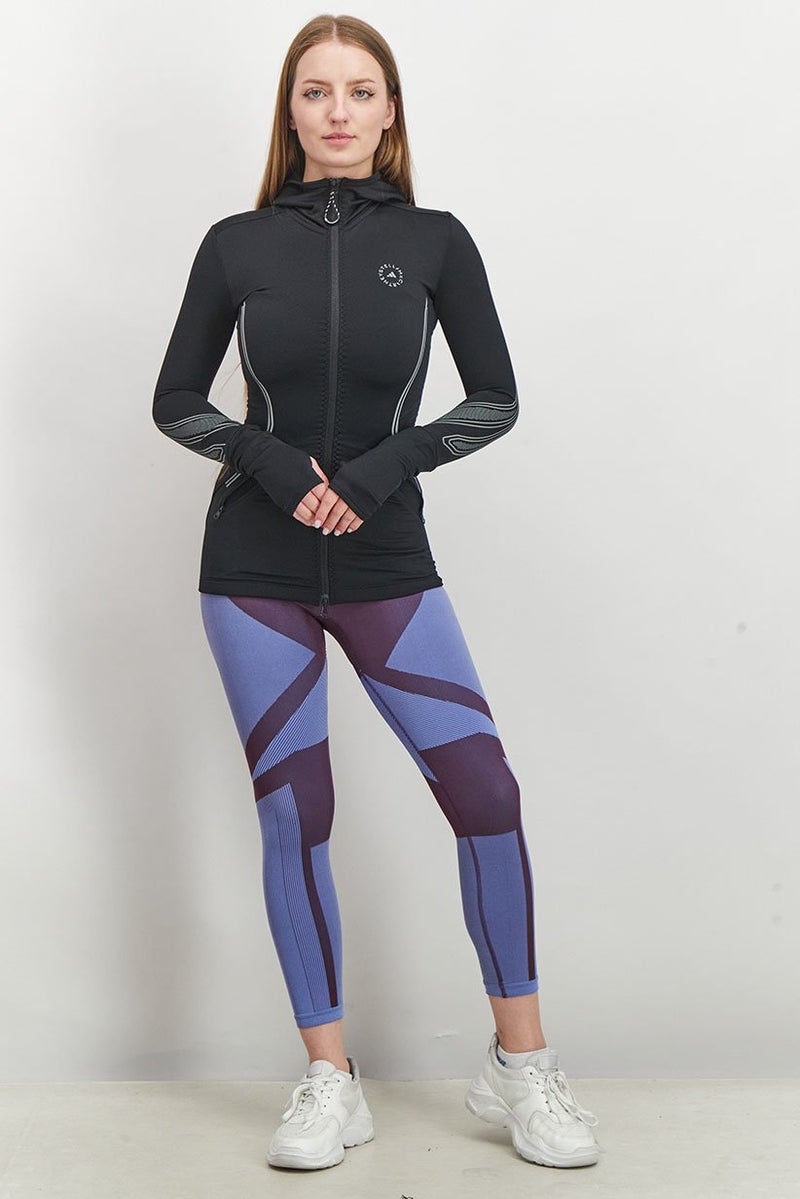 Adidas سويت شيرت هودي للنساء بملاءمة رياضية مع شعار العلامة التجارية، أسود - Image 4